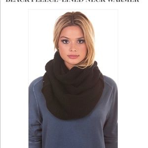 NWT Plush Warm Neck Warmer
